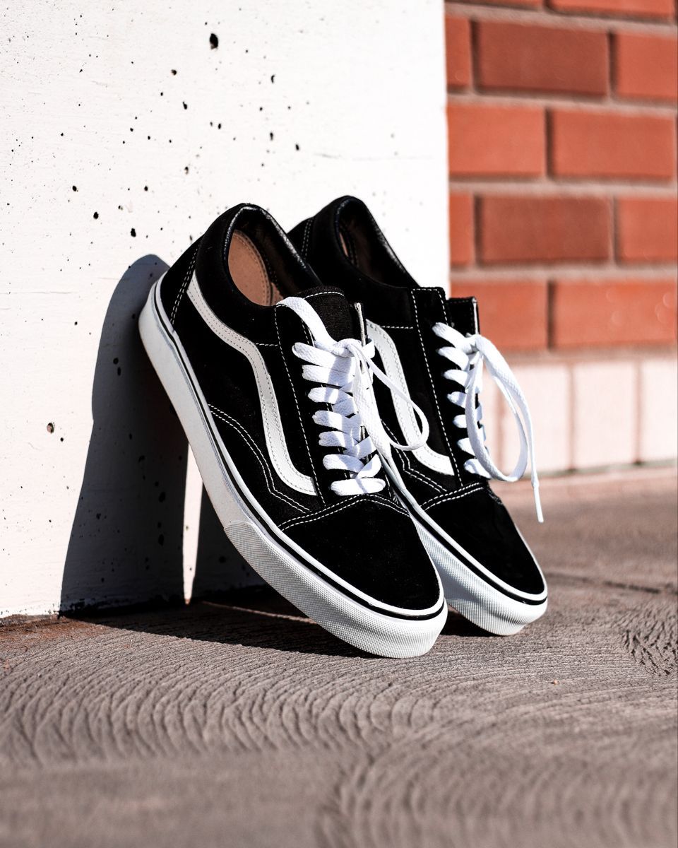 VANS OLD SKOOL SNEAKERS