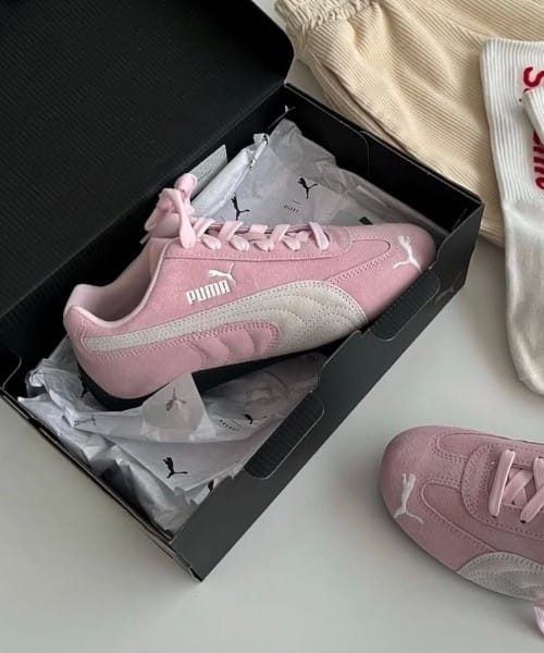 Onitsuka Tiger Tokuten “Stay With Me” – Retro Suede Lifestyle Sneakers (Size 36–40)