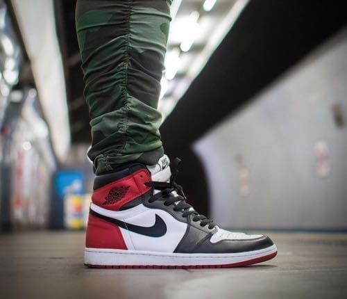Nike Air Jordan 1 Retro High “Black Toe” – Premium Masterpiece Sneakers with Original Box