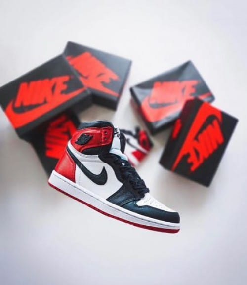 Nike Air Jordan 1 Retro High “Black Toe” – Premium Masterpiece Sneakers with Original Box