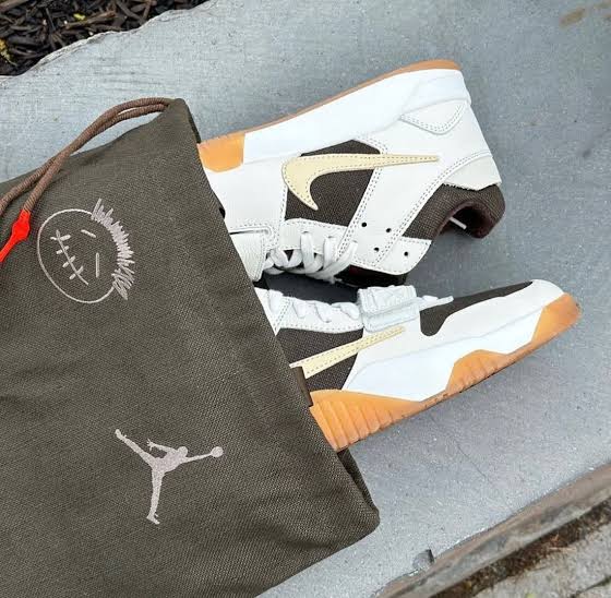 Nike Air Jordan 1 x Travis Scott Jumpman Jack “University Red” – Premium Edition Sneakers with Box & Carry Bag