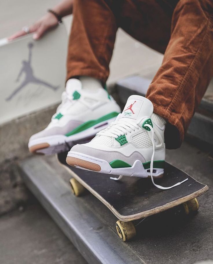 Air Jordan 4 “Pine Green” – Premium Semi UA Edition with OG Box & Butter Paper